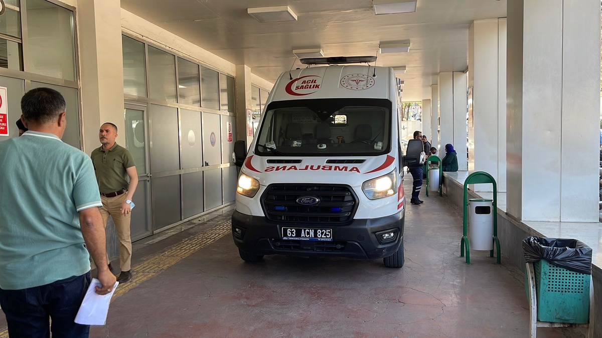 Çekici Otomobile Çarptı: 1 Ölü, 2 Yaralı