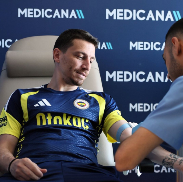 Taraftarlar şaşkın! Fenerbahçe'de Mert Hakan Yandaş sürprizi