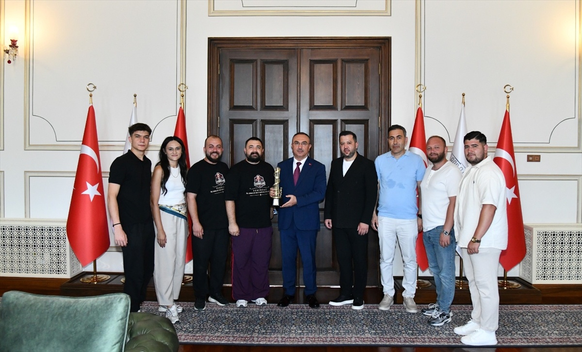 3 Kemaller Halk Dansları Türkiye Şampiyonu