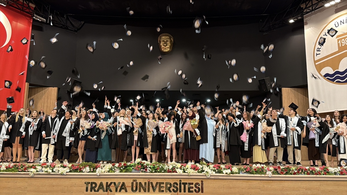 56 Yaşında Mezuniyet Heyecanı