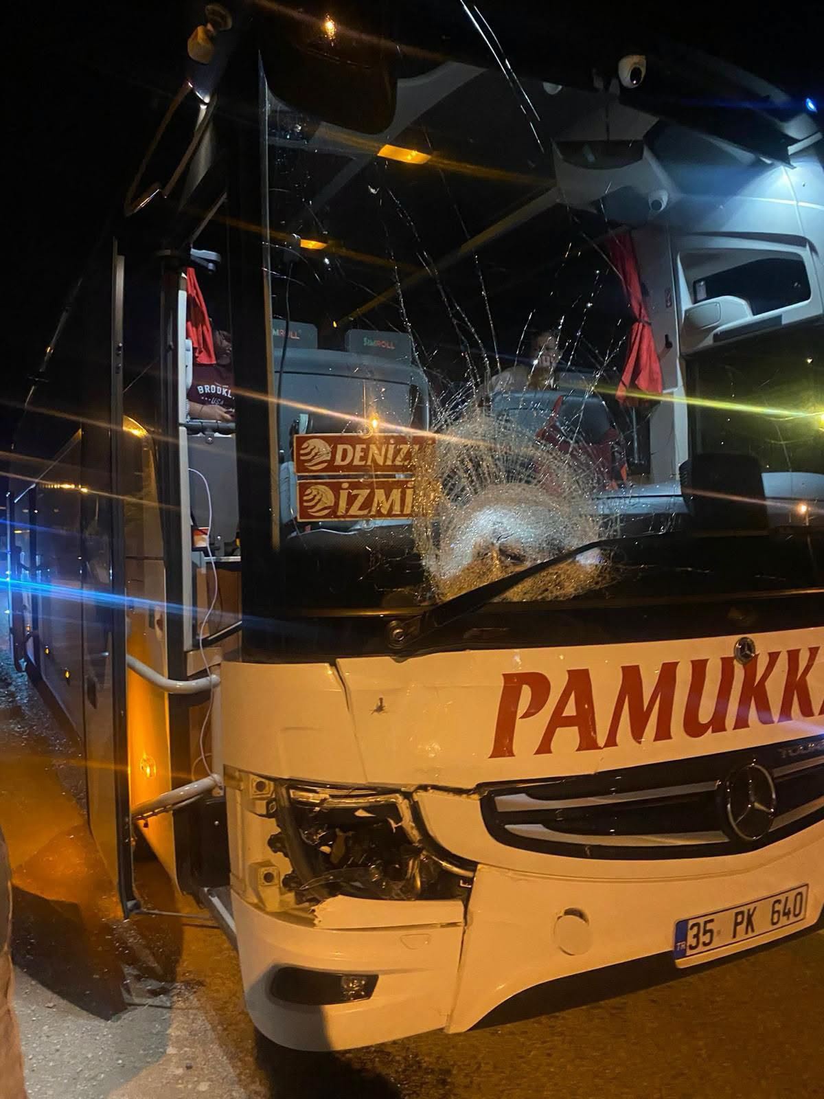 Antalya\'da Yolcu Otobüsü Yayaya Çarptı