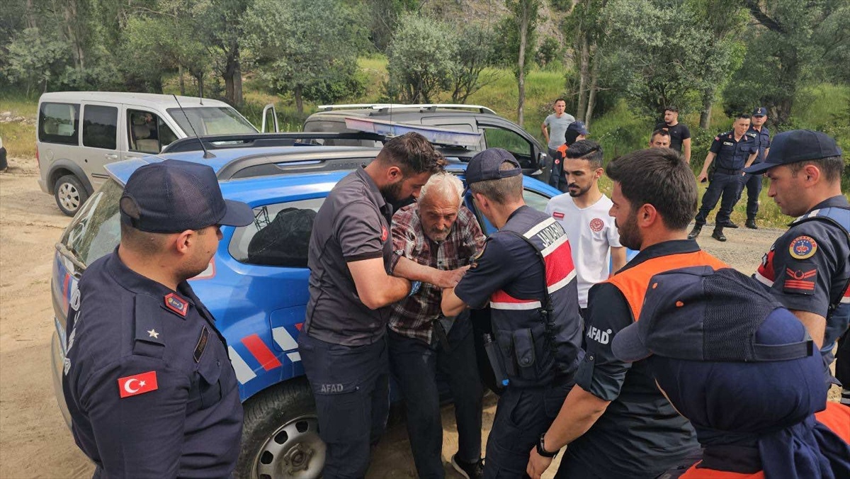 Kayıp 85 Yaşındaki Adam Ormanlık Alanda Bulundu