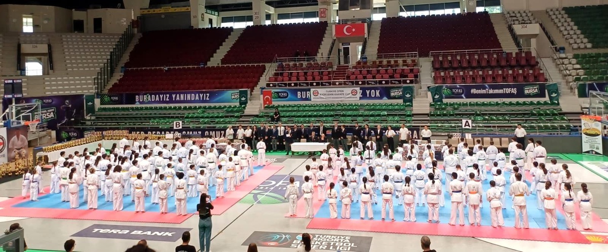 1. Türkiye Açık Kyokushin Karate Kupası Bursa\'da Yapıldı
