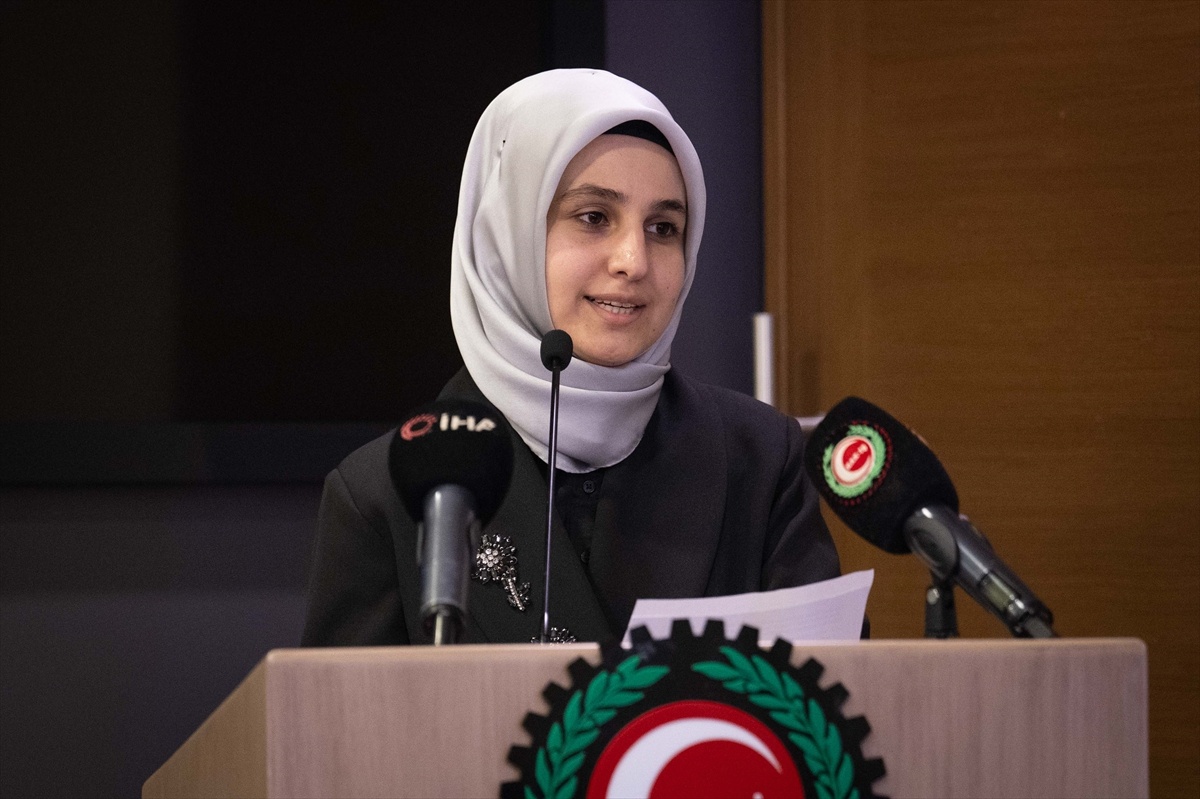 HAK-İŞ\'ten Gençlik Proje Yarışması Ödül Töreni