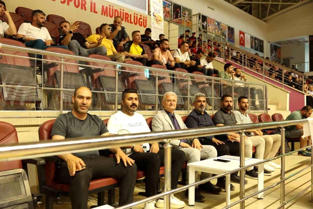 ANALİG Hentbol Müsabakaları Başladı