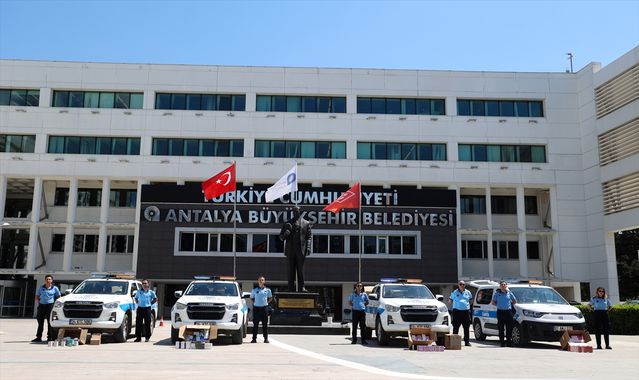 Antalya’da 4 bin 322 sahte parfüm ele geçirildi