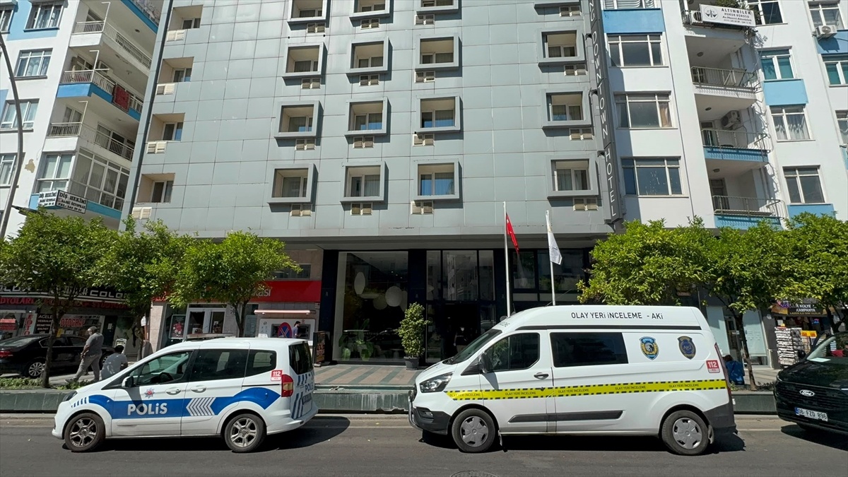 Yunan Turist Otelinde Ölü Bulundu