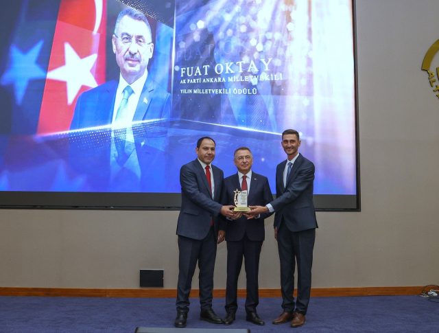 Başkente Değer Ödülleri sahiplerini buldu! Fuat Oktay, Erdal Beşikçioğlu...