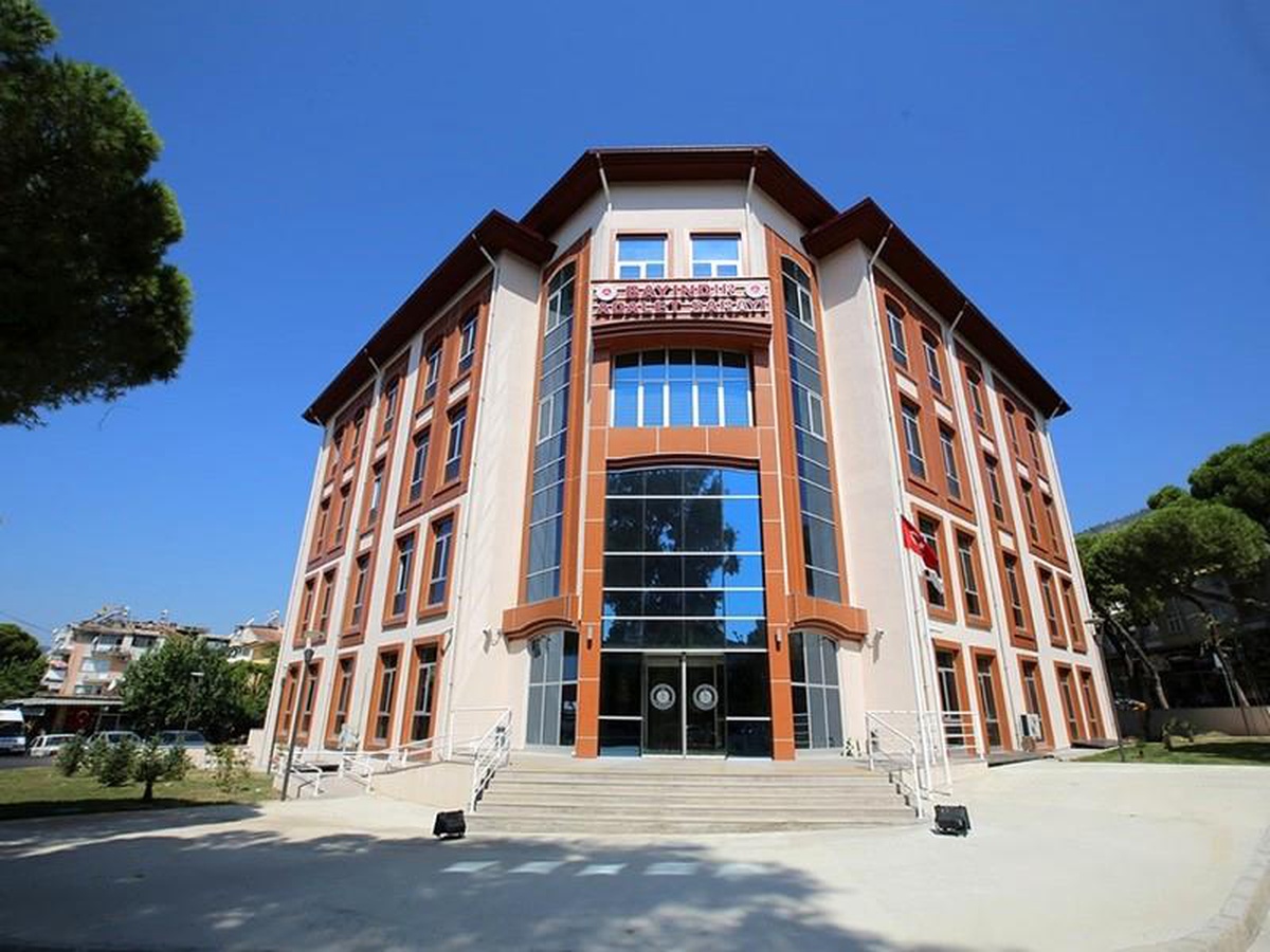 İzmir\'de Uyuşturucu Operasyonu: 3 Gözaltı