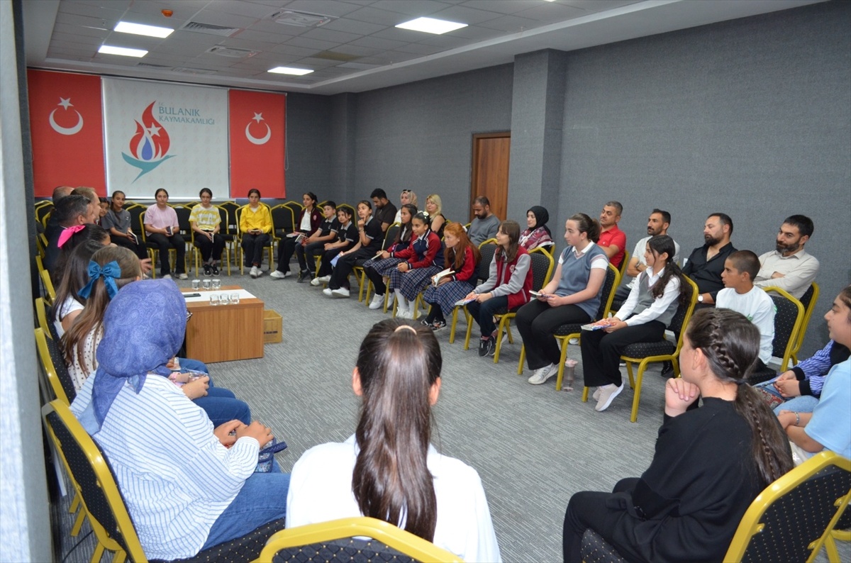 Kaymakam Koşansu\'dan Öğrencilere Kitap Tahlili