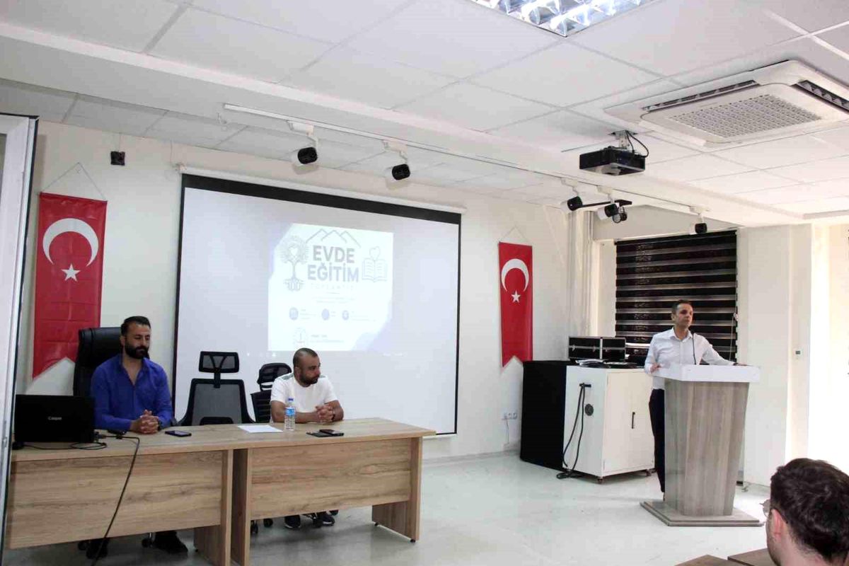 Evde Eğitim Kahramanları Buluştu