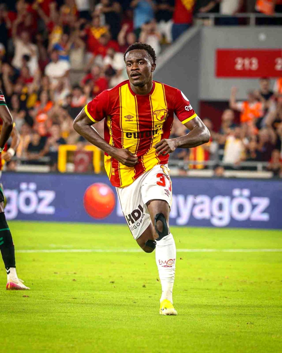 Göztepe\'den Coventry City\'ye Anthony Dennis teklifi