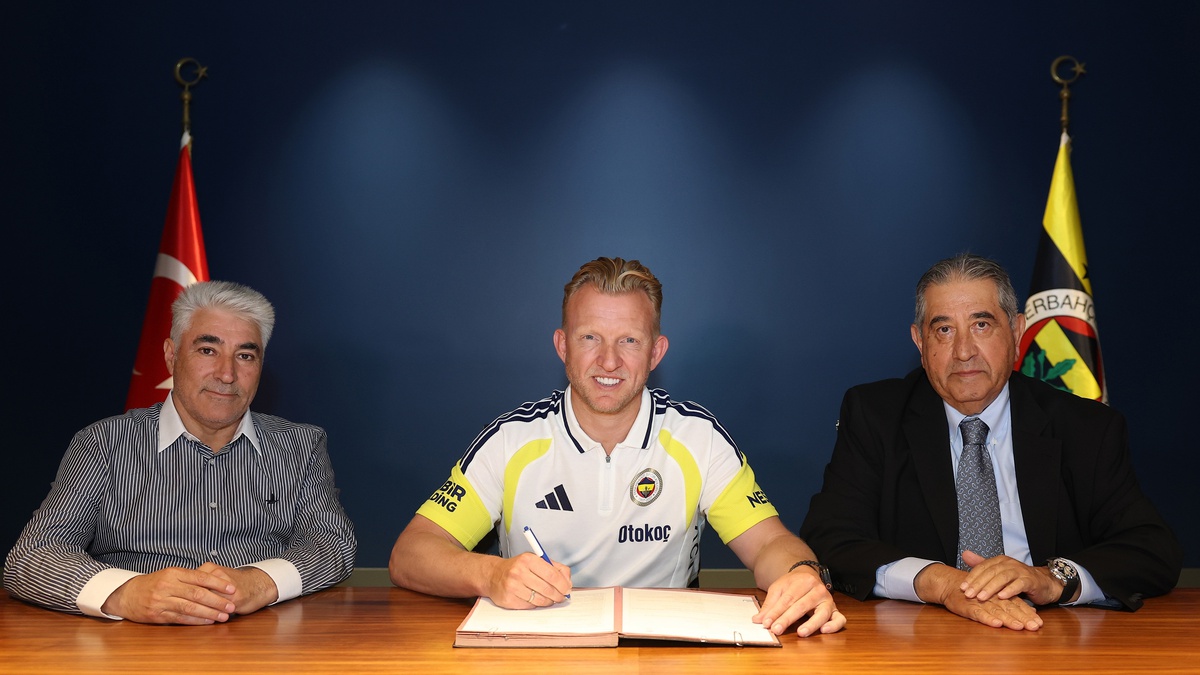Dirk Kuyt, Fenerbahçe\'ye Döndü!