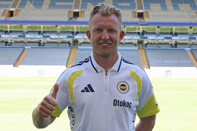 Dirk Kuyt resmen Fenerbahçe'de