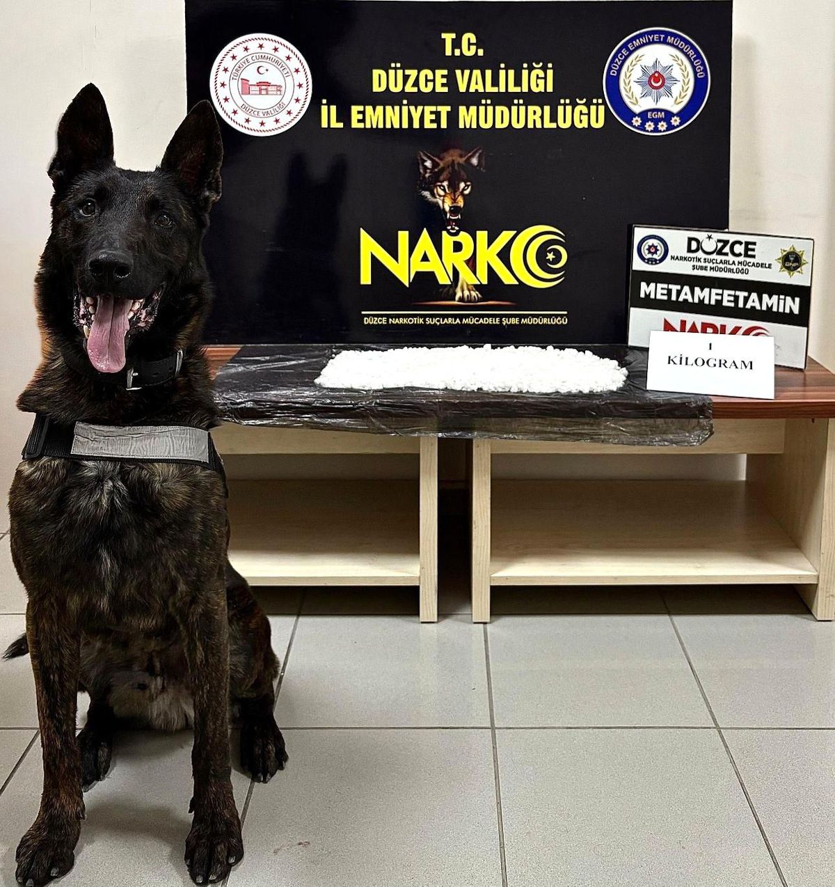 Düzce\'de Uyuşturucu Operasyonu: 1 Kilogram Metamfetamin Ele Geçirildi