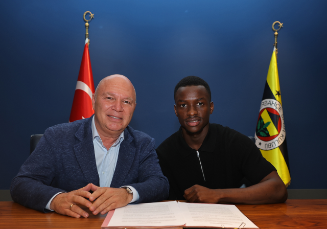 Bir transfer daha açıklandı! Genç futbolcu 5 yıl Fenerbahçe'de