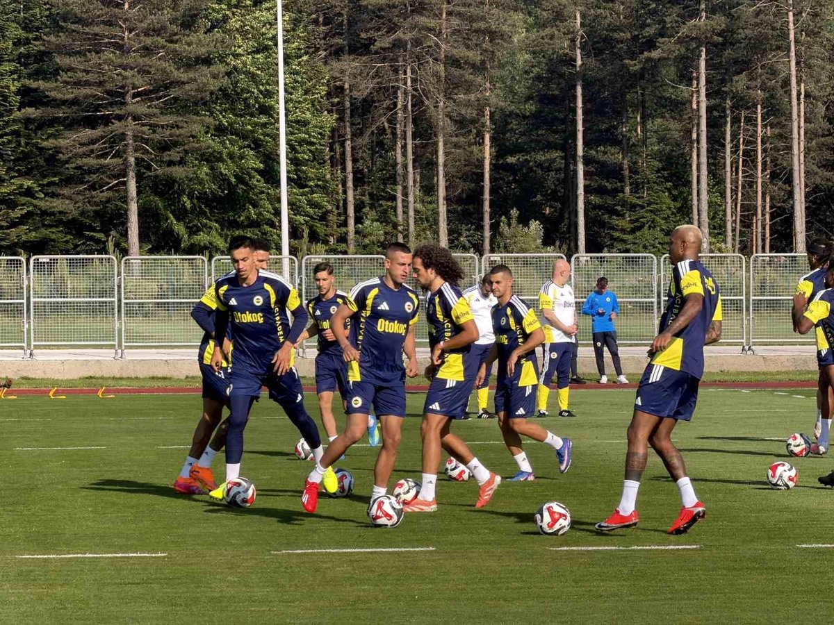 Fenerbahçe Yeni Sezon Kampına Girdi