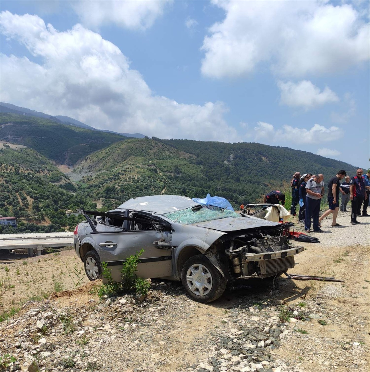 Hatay\'da Uçuruma Yuvarlanan Otomobilde Sürücü Hayatını Kaybetti