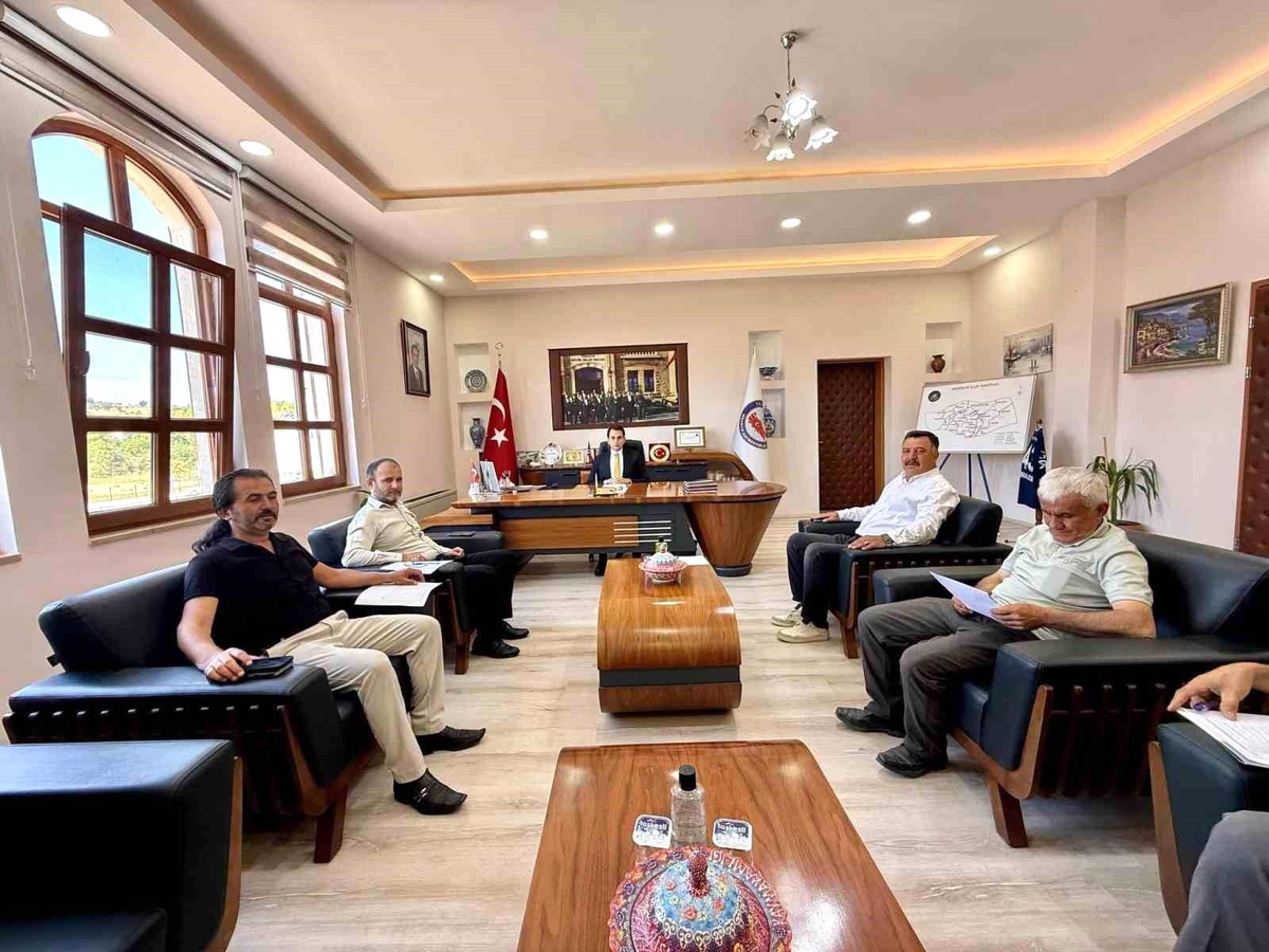 Hisarcık\'ta Köylere Hizmet Toplantısı