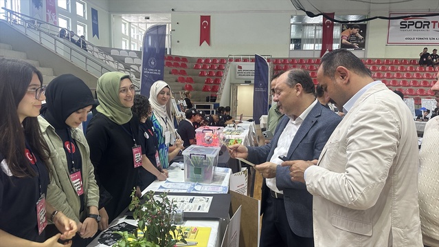 İskenderun’da Bilim Fuarı Düzenlendi