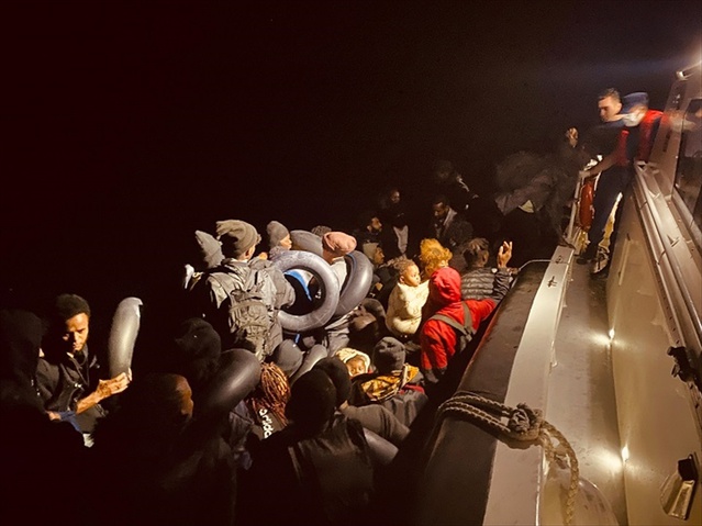 Urla Açıklarında 43 Düzensiz Göçmen Yakalandı
