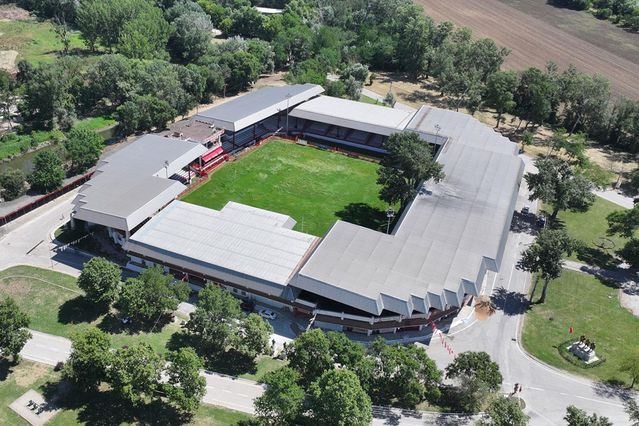 Kırpınar’a tam 2 ton zeytinyağı getirildi