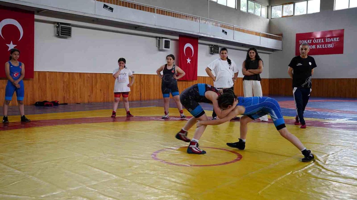 Nesrin Baş'tan Minik Güreşçilere İlham