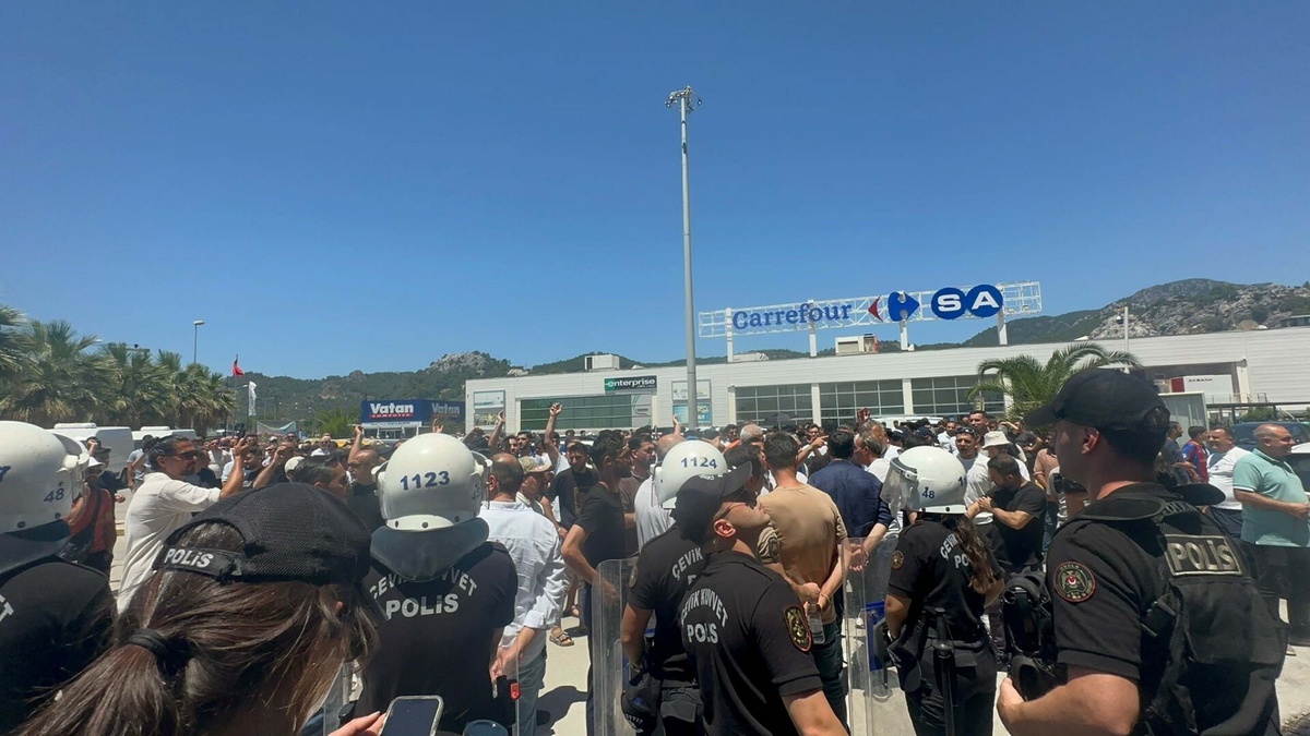 Marmaris Esnafı, Belediyeyi Protesto Etti