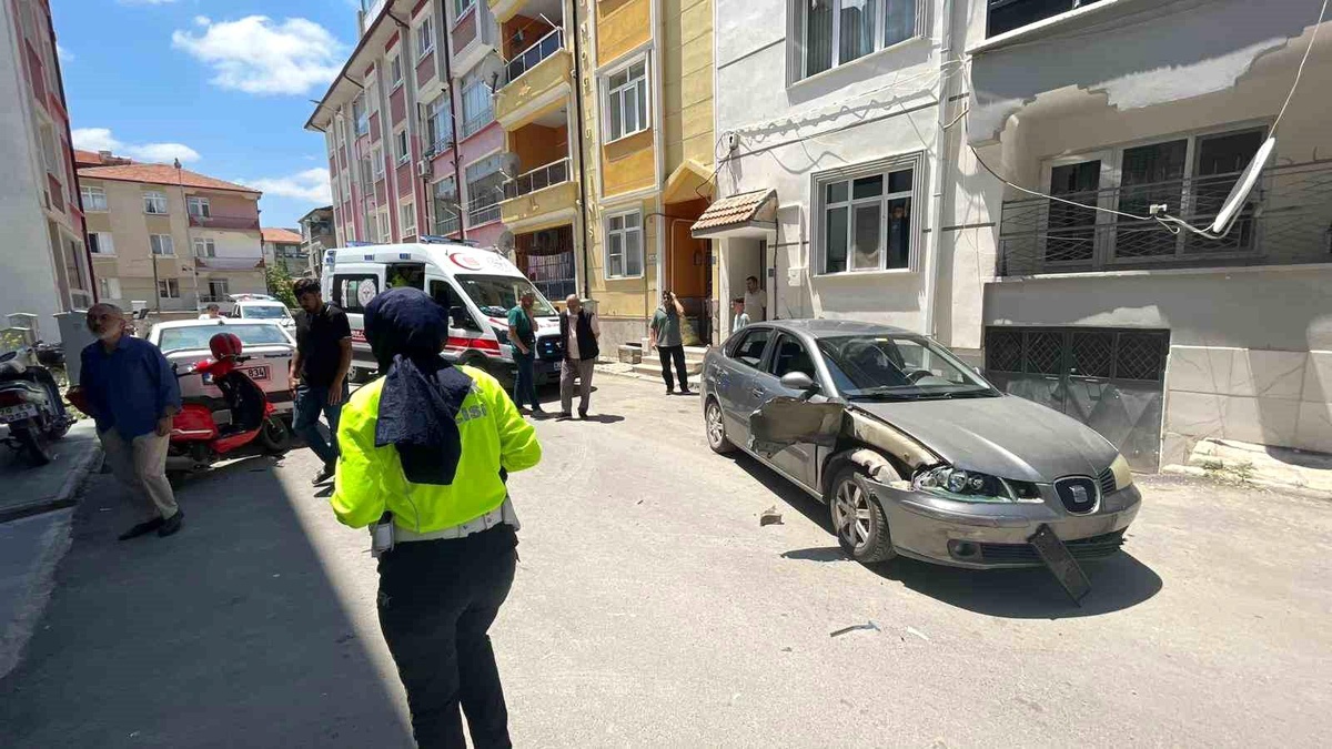 Karaman\'da Motorsiklet ve Otomobil Kazası