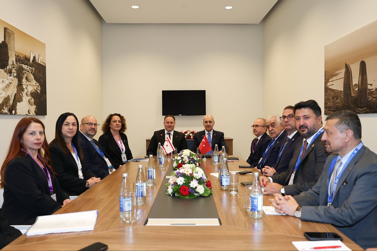 Kurtulmuş ve Öztürkler Bakü\'de Buluştu