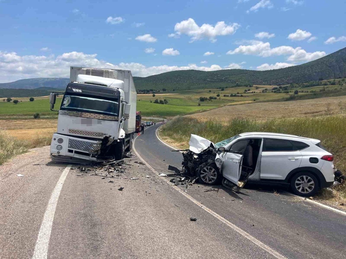 Tokat\'ta Trafik Kazası: 4 Yaralı