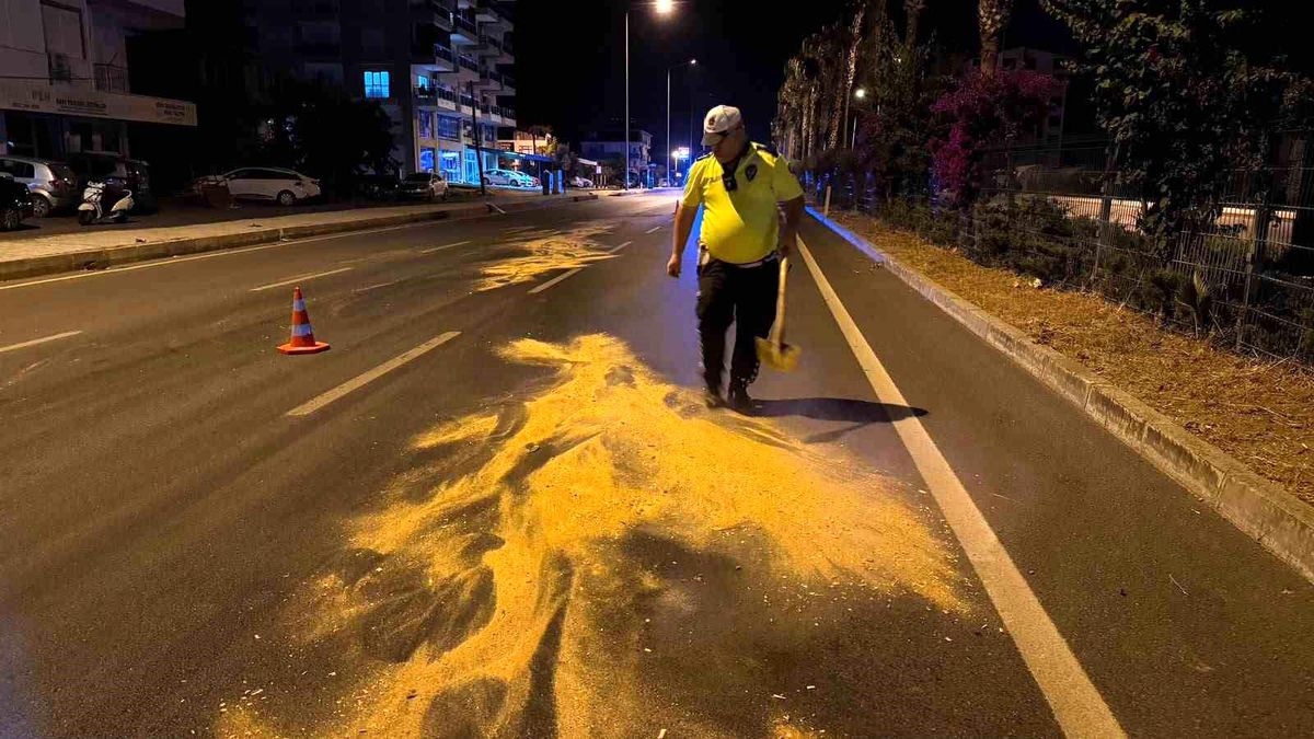 Antalya\'da Polisten Takdir Toplayan Müdahale