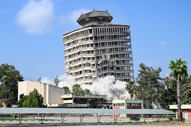 Adana’da Kontrollü Yıkım Yapıldı