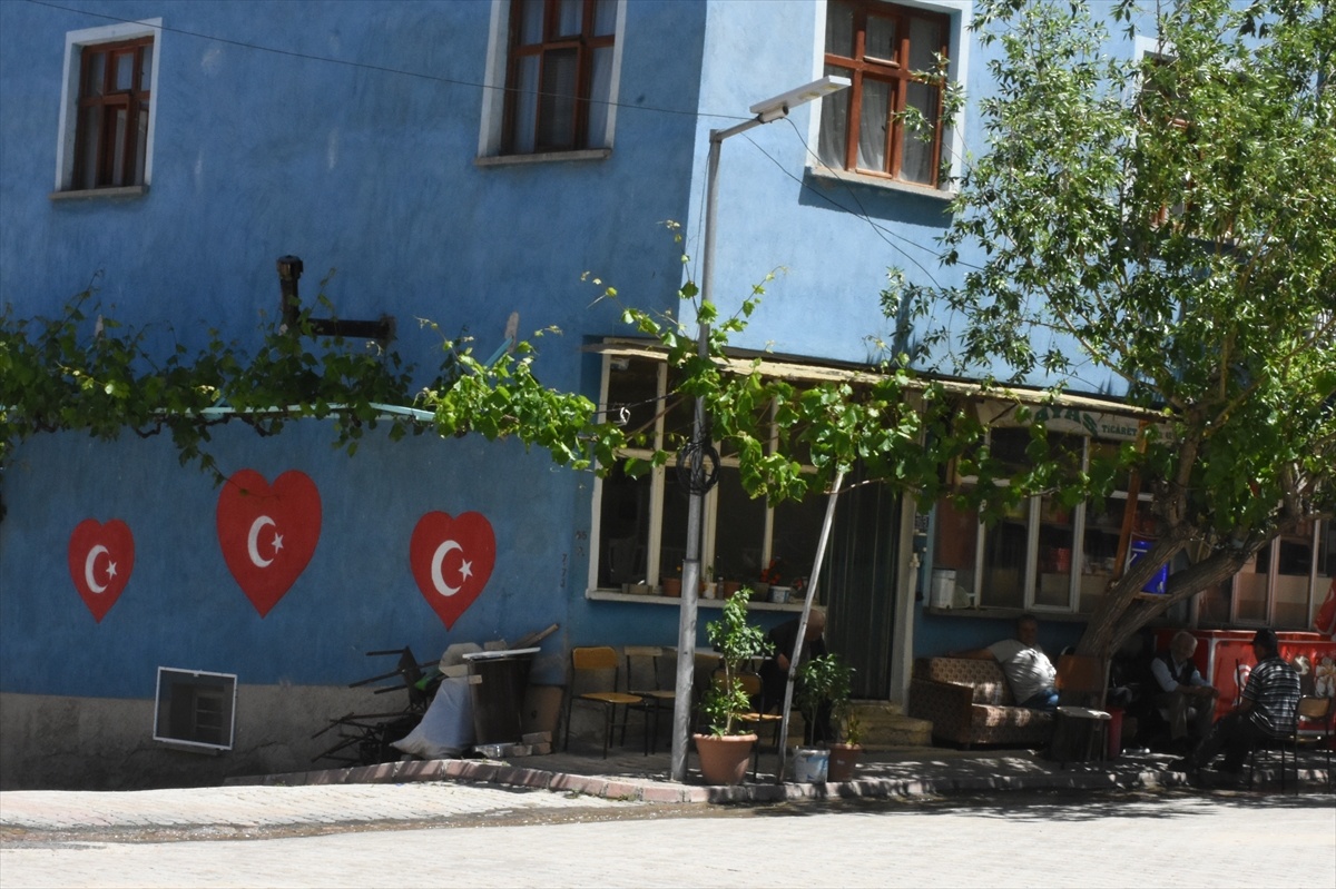 Kalp Şeklinde Türk Bayrağı