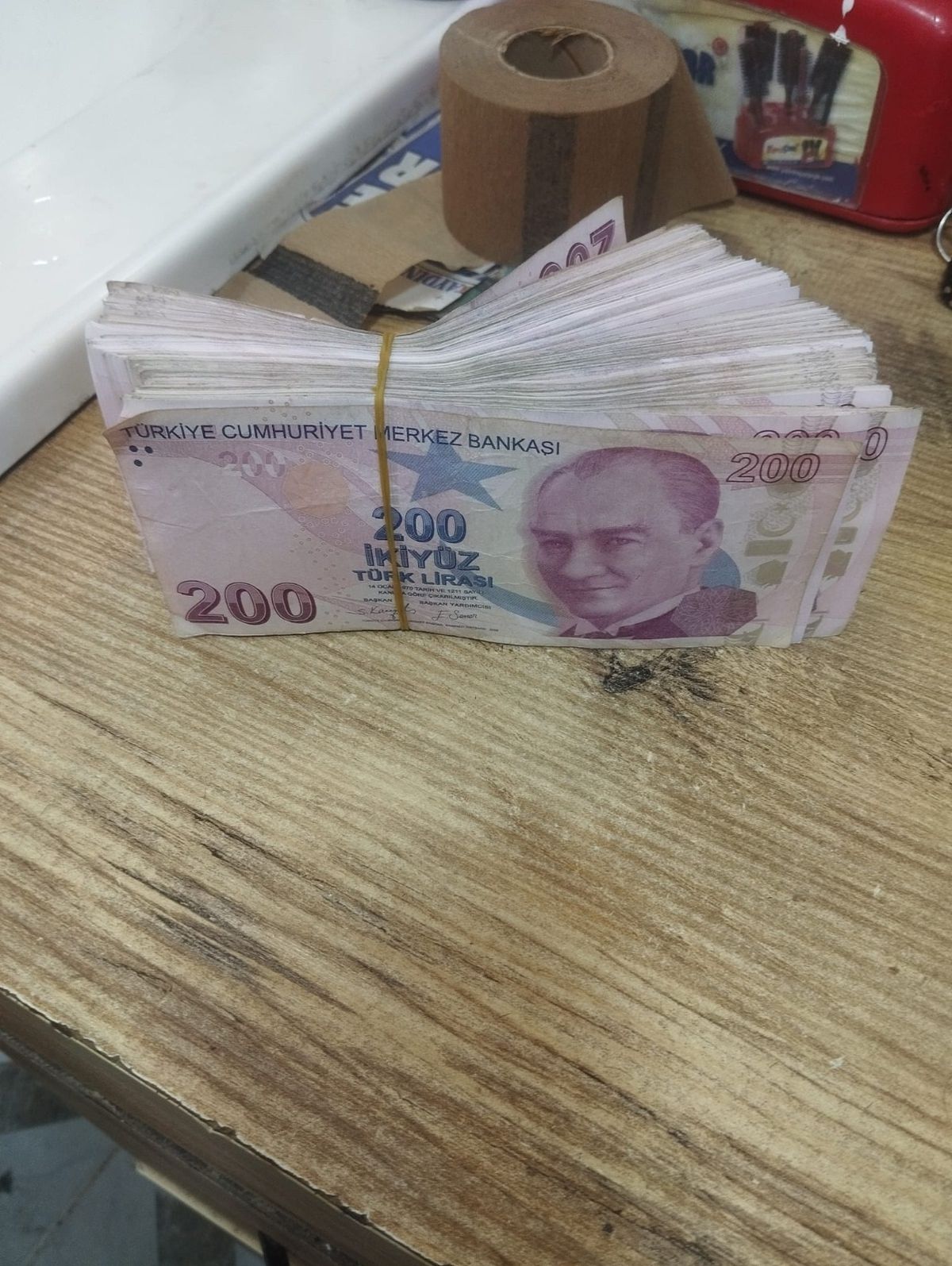 ATM\'de Bulunan 40 Bin TL Sahibini Bekliyor