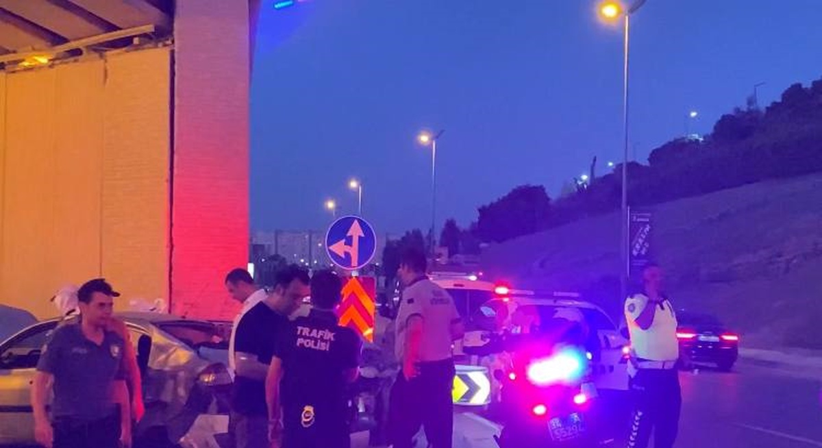 Bakırköy\'de Trafik Kazası: 5 Yaralı