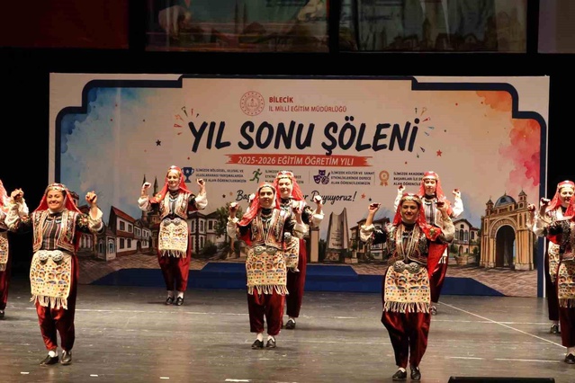 Bilecik’te Eğitim Başarı Ödülleri Coşkuyla Dağıtıldı