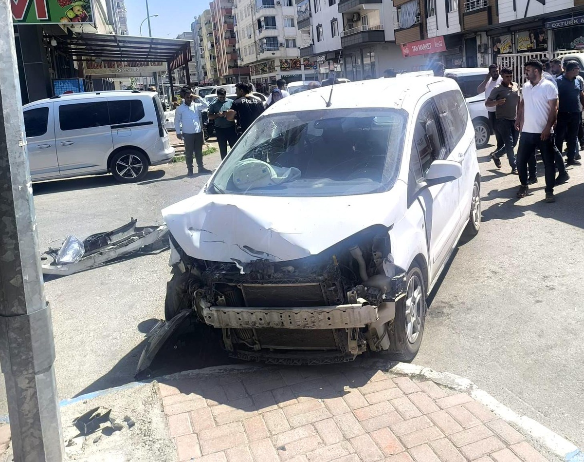 Şanlıurfa\'da Trafik Kazası: 2 Yaralı