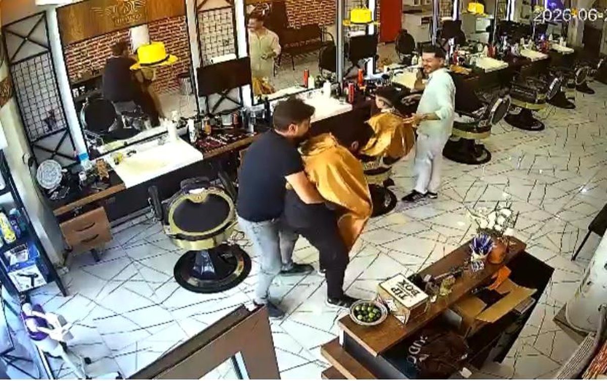 Berber Müşteriyi Heimlich ile Kurtardı