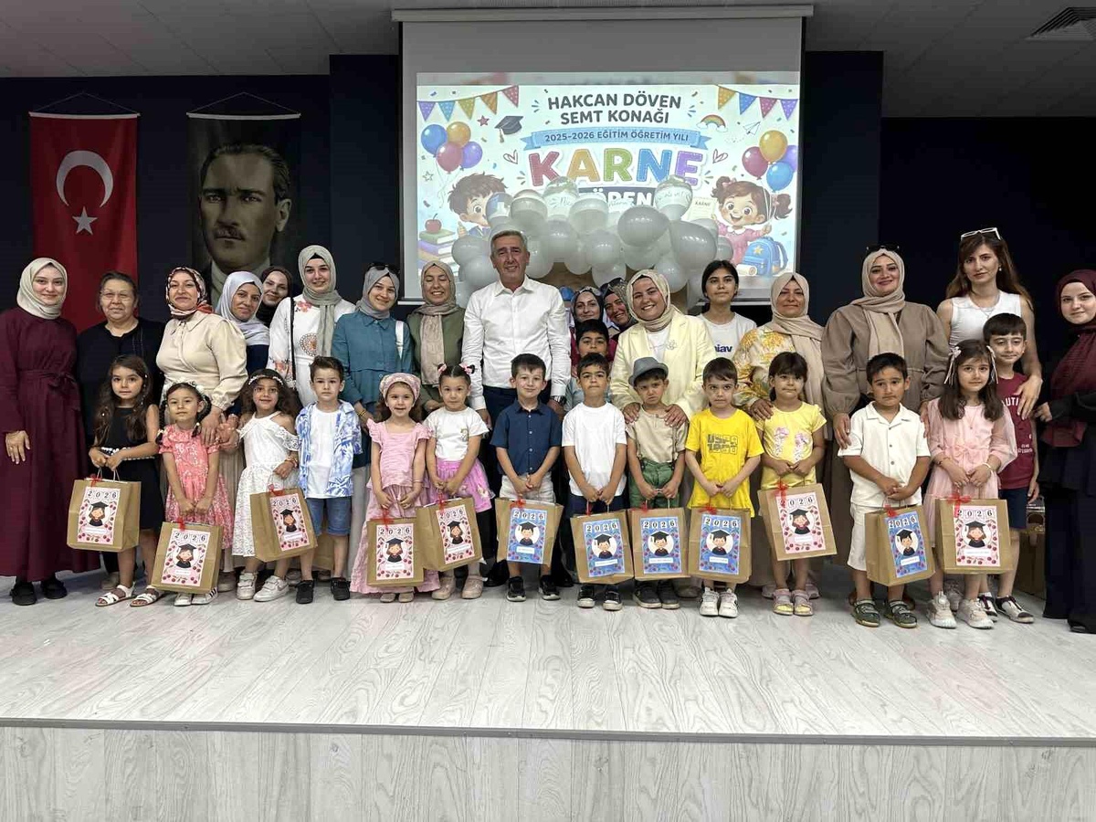 Çayırova Çocuk Kulübü öğrencileri karnelerini aldı
