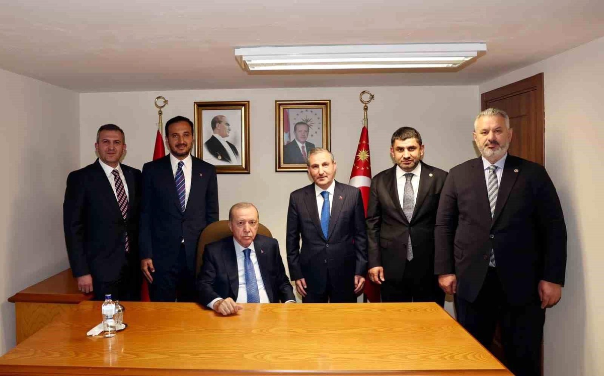 Cumhurbaşkanı Erdoğan, Sultanbeyli Belediye Başkanı Tombaş\'ı kabul etti