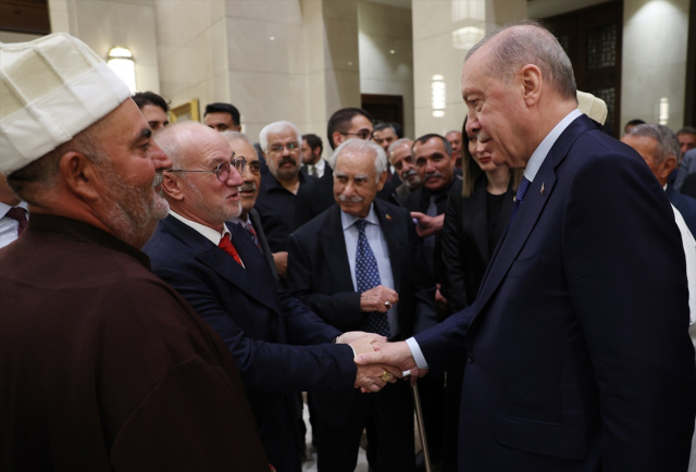 Cumhurbaşkanı Erdoğan: Yıl sonuna kadar 500 cemevini hizmete sunacağız