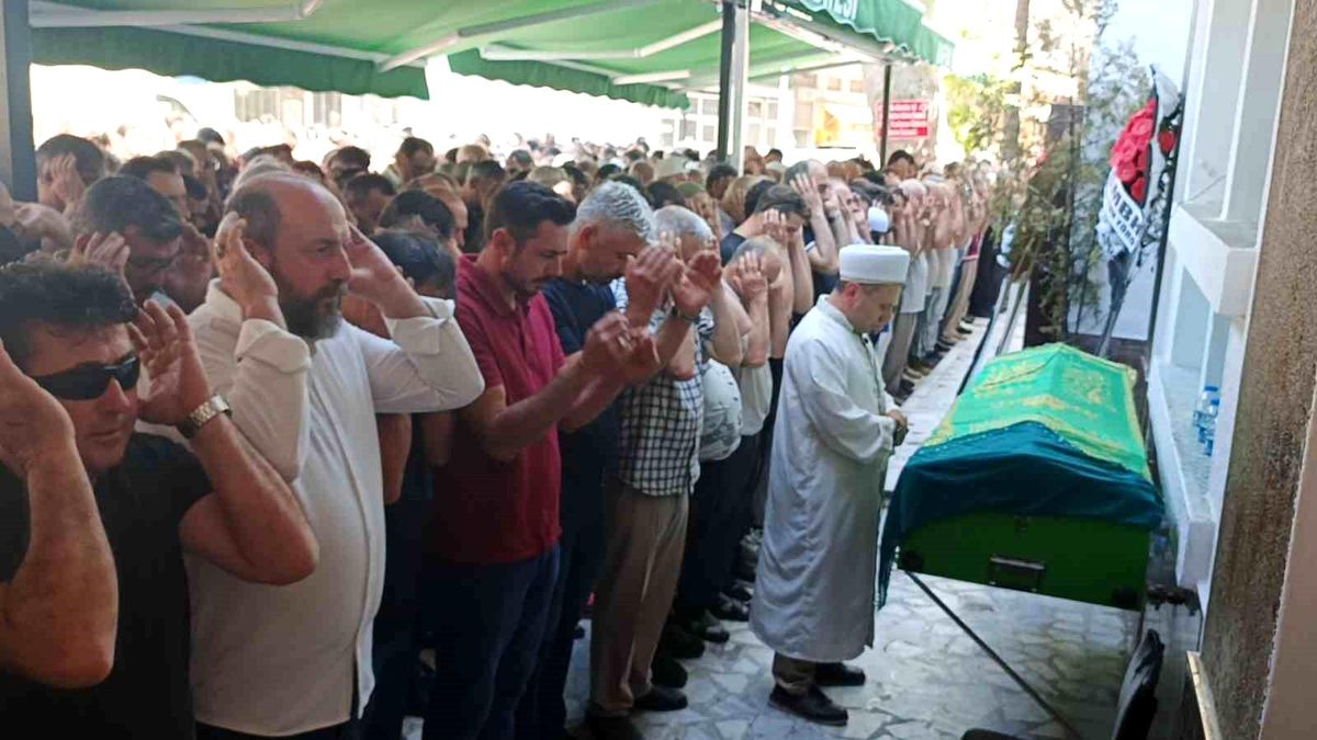 Bafra\'da Esma Yöro Türker\'in Cenazesi Defnedildi