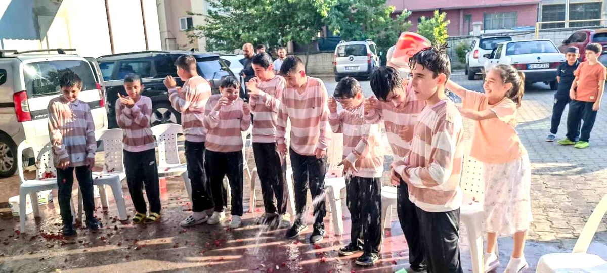 Pamukkale’de hafızlık merasiminde duygu dolu anlar