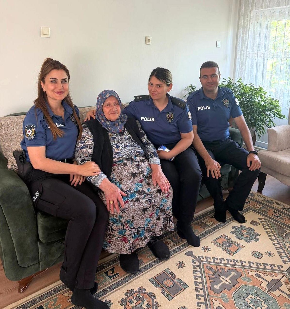 Erzincan Emniyeti\'nden Şehit Annesine Vefa Ziyareti