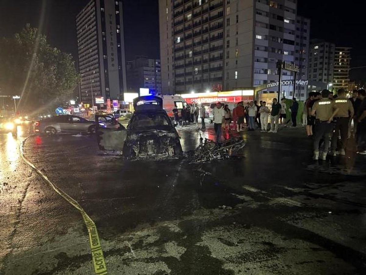 Esenyurt\'ta kaza: 2 yaralı, araçlar yanarak kullanılamaz hale geldi