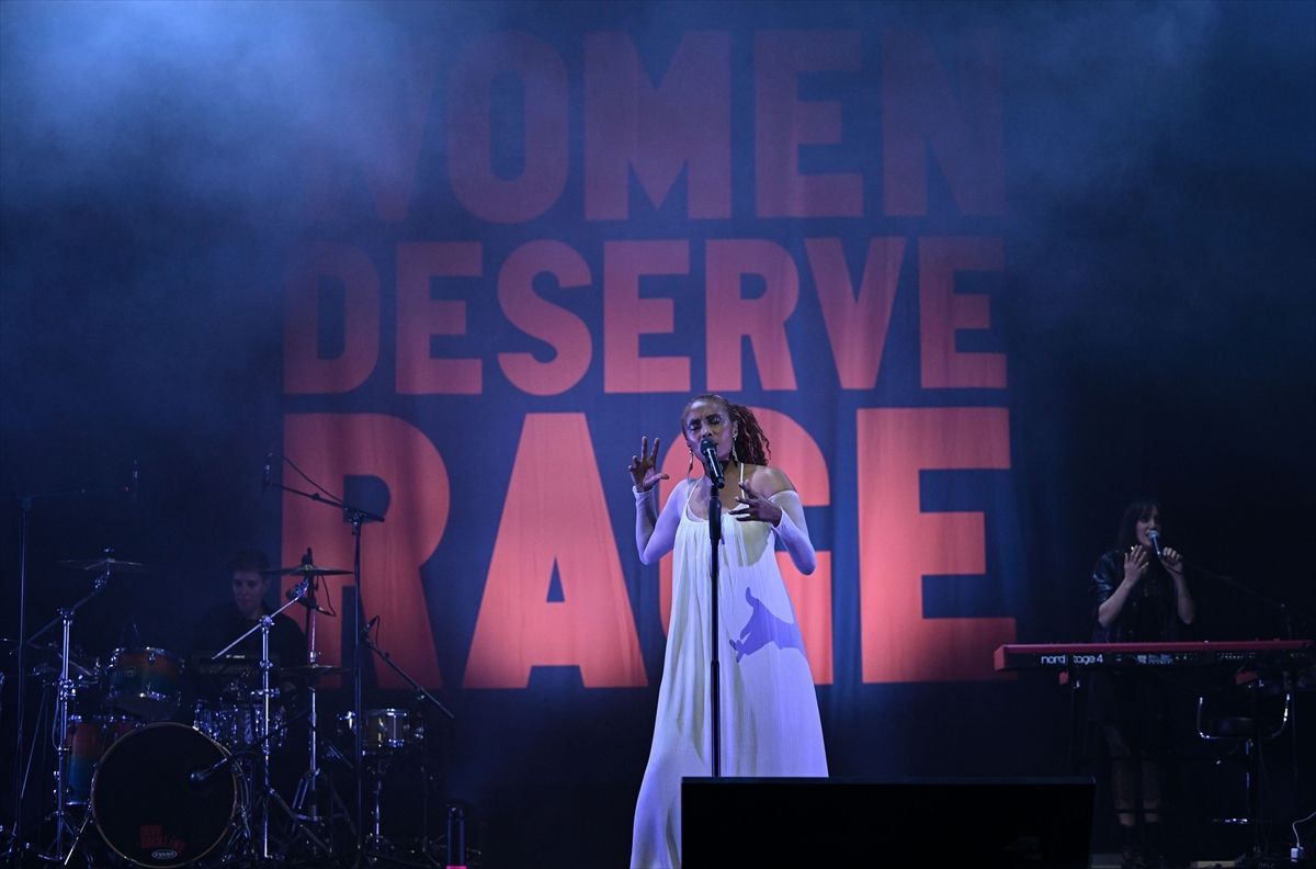 IMANY, İstanbul\'da Unutulmaz Konser Verdi