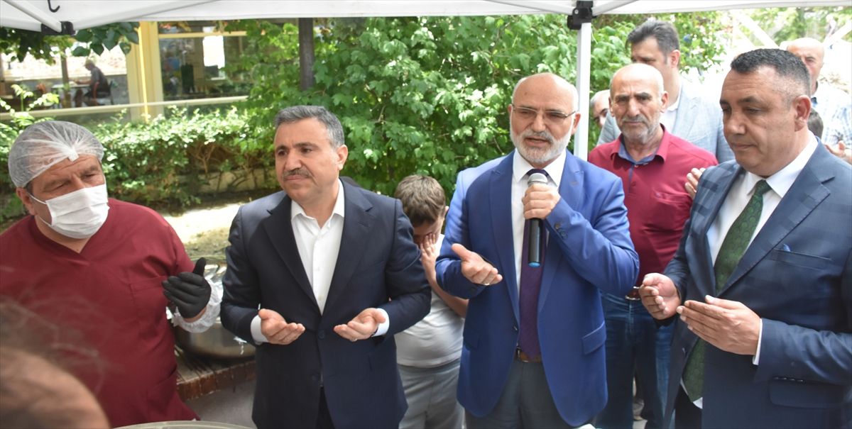 Gümüşhane\'de Aşure İkramı