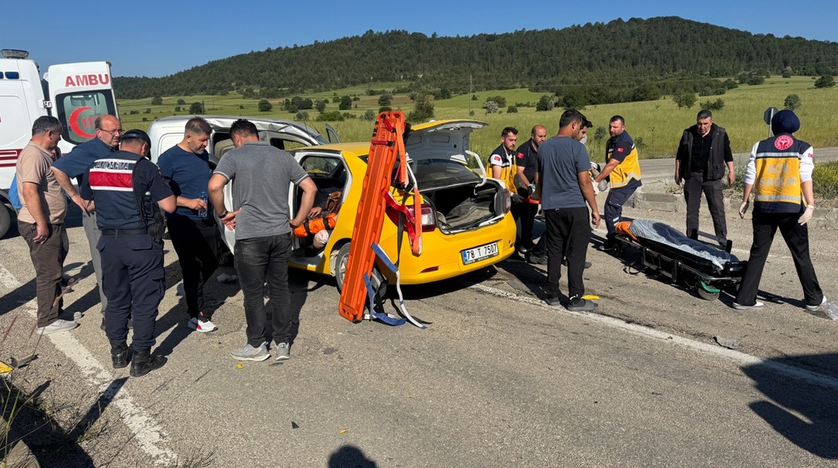 Karabük\'te Trafik Kazası: 4 Yaralı