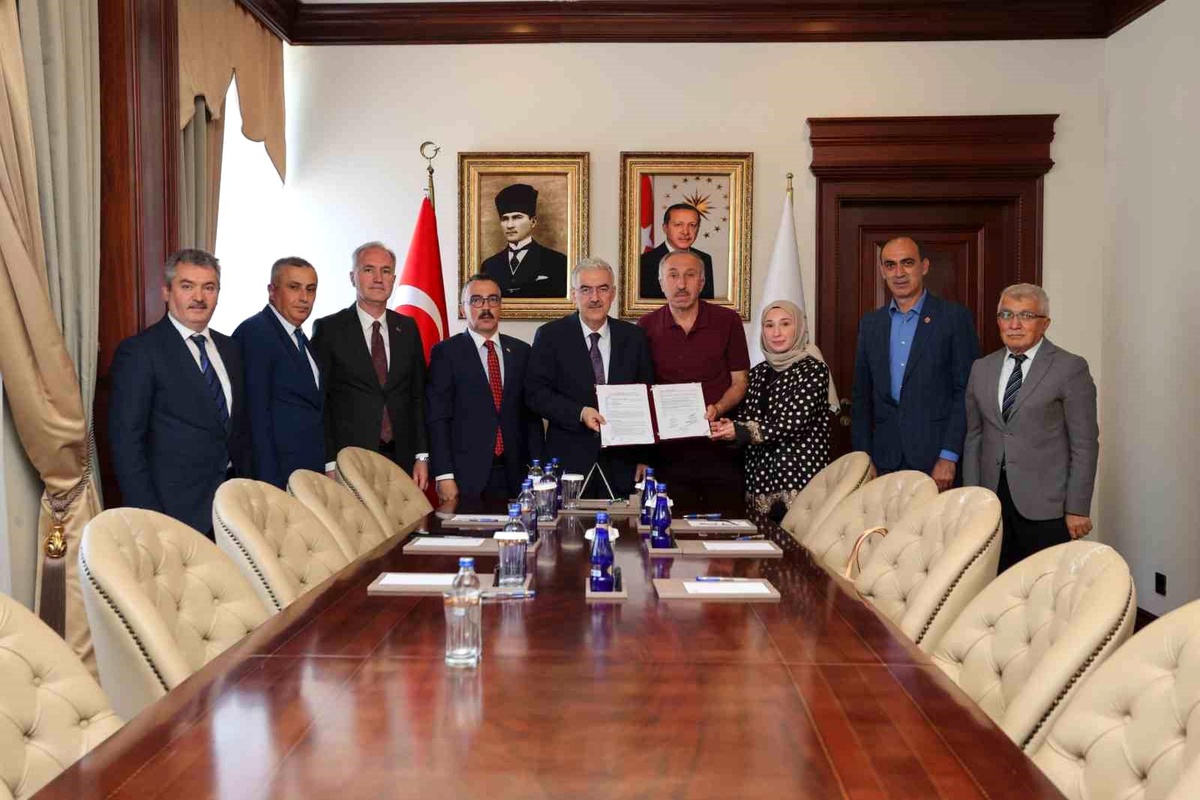 İnegöl\'de sağlık ve eğitim için imzalar atıldı